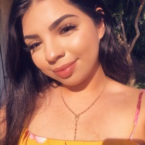 Meet your Posher, Vanessa